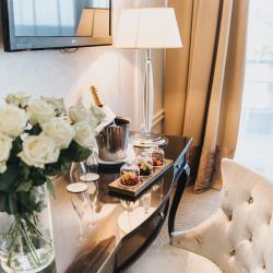 “Baltic Beach Hotel & SPA” numuri piedāvā izsmalcinātu vidi nesteidzīgai atpūtai – ar rūpīgi pārdomātiem interjera akcentiem un skatu uz jūru, kas iedvesmo. ✨

Vieta, kur komforts un elegance kļūst par daļu no Tava atpūtas rituāla. Rezervē atpūtu jau tagad! 

#balticbeachhotel #spahotel #fivestarhotel #jurmala