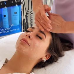 ☀️ Vasara tuvojas – laiks mirdzošai ādai!

Hydrafacial procedūra “Baltic Beach Hotel & SPA” ir solis pretī veselīgai, gludai un starojošai sejas ādai. 
