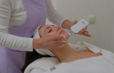 Face Space - Black Rose