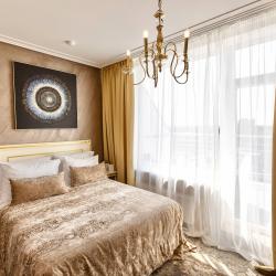 Presidential Suite ✨ Trīs greznas guļamistabas ar privātām vannasistabām, plaša dzīvojamā istaba, virtuve, džakuzi un sauna — viss radīts, lai nodrošinātu nevainojamu komfortu.

Izbaudi panorāmas skatu uz jūru no privātās terases un ļaujies neaizmirstamai luksusa atmosfērai.

#balticbeachhotel #fivestarhotel #hotel #presidentialsuite