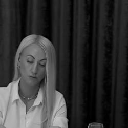 Svētkos šķiet, ka kaut kas pietrūkst… ✨ Un tā ir izcila maltīte bez papildus raizēm.

Baltic Beach Hotel & SPA piedāvā svētku kulināriju ar piegādi – izsmalcinātas garšas, elegants noformējums un tikai 10–15 minūtes līdz gatavam baudījumam.

Bez steigas, bez došanās ārpus mājas, bez neskaitāmām stundām virtuvē – tikai silta atmosfēra, svētku smaržas un skaisti klāts galds.

Tev atliek tikai izvēlēties, pasūtīt, un mēs parūpēsimies par pārējo! 