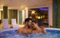 THE GARDEN OF LOVE - The Garden, masāža, prosecco & deserts