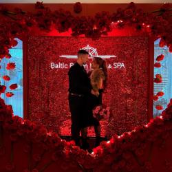 Sveicam Valentīndienā! ❤️

Lai šī diena ir piepildīta ar mieru, tuvību un nesteidzīgiem mirkļiem, kuros laiks pieder tikai jums diviem! Lai mīlestība iedvesmo, sasilda un paliek sajūtās vēl ilgi pēc šī vakara! ✨