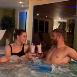 Balttour 2026 ietvaros atgriežas labākie piedāvājumi atpūtai pie jūras Jūrmalā — radīti tiem, kuri novērtē mieru, kvalitāti un īpašus mirkļus. ✨

