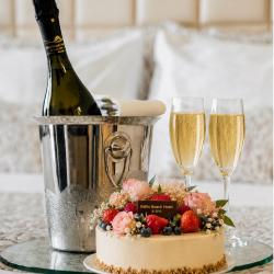 Every occasion is a reason to celebrate - and a perfect opportunity to treat yourself to a relaxing getaway at our hotel.

Whether you’re marking a special moment or simply taking time for yourself, we are always delighted to create a warm atmosphere, unforgettable memories, and a truly enjoyable experience for every guest.

Let us take care of the details while you enjoy comfort, relaxation, and the unique atmosphere by the sea
