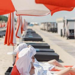 Kad rīta SPA relaksācija noslēgusies, ļauj vasarai sevi pārsteigt – tikai viens solis šķir no atpūtas ⛱️ pludmales zonā pie jūras. 

Svaigs gaiss, ☀️ silta saule un nesteidzīga atpūta pludmalē – šie ir mirkļi, kas veido vasaras atmiņas…